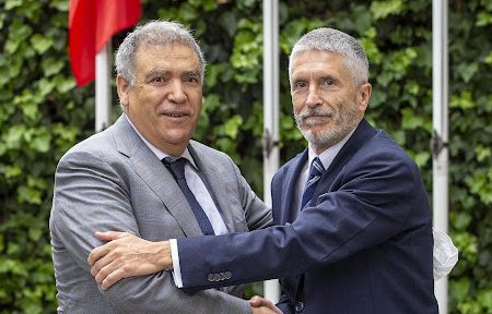 وزير الداخلية الإسباني: لا يمكن تحقيق الأمن دون التنسيق مع المغرب