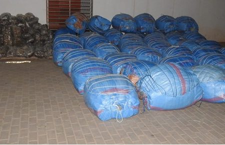 أولاد عزوز بضواحي مدينة الدار البيضاء إحباط محاولة تهريب ثلاثة أطنان و400 كيلوغراما من مخدر الشيرا