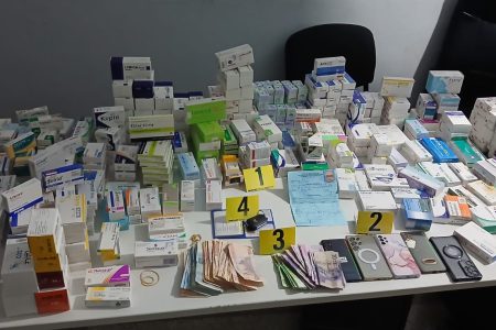 عناصر الشرطة القضائية بالمفوضية الجهوية للأمن بمدينة زايو بتنسيق مع مصالح المديرية العامة لمراقبة التراب الوطني توقيف ثلاثة أشخاص