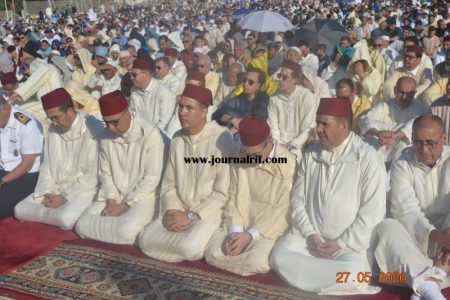 عامل إقليم الحسيمة يؤدي صلاة عيد الأضحى بمصلى ميرادور