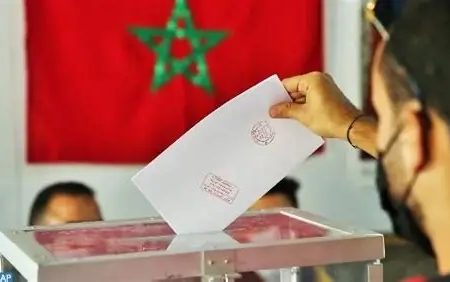 بلاغ لوزير الداخلية: الشروع في تسليم الإشعارات الموجهة إلى الناخبات والناخبين لإحاطتهم علما بأماكن إقامة مكاتب التصويت