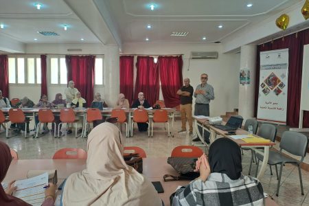 المندوب الإقليمي للوكالة الوطنية لمحاربة الأمية مصطفى بنعيش يعطي انطلاقة دورة تكوينية لفائدة مؤطرات برامج محو الأمية